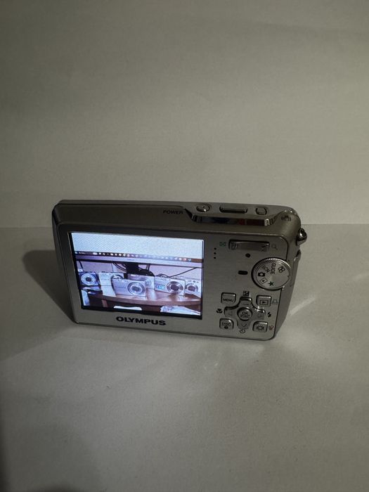 Продам цифровий фотоапарат Olympus mju 760