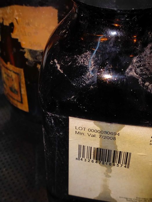 Frascos de farmácia e acessórios de laboratório