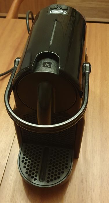 Máquina de Café Nespresso Inissia De'Longhi