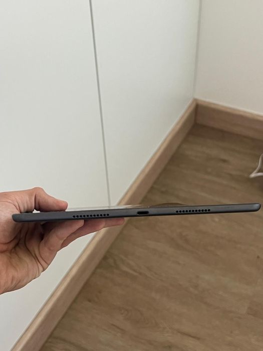 iPad Air 3 WiFi Only barely used