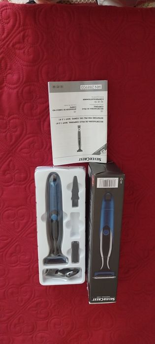 Máquina de aparar pelos corporais e barba