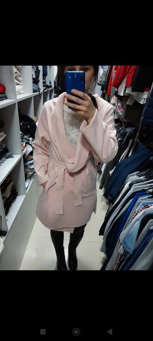 Płaszczyk S wiosenny pudrowy róż wiązany