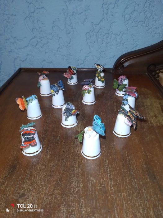 Coleção de 12 dedais da coleção borboletas da marca Philae