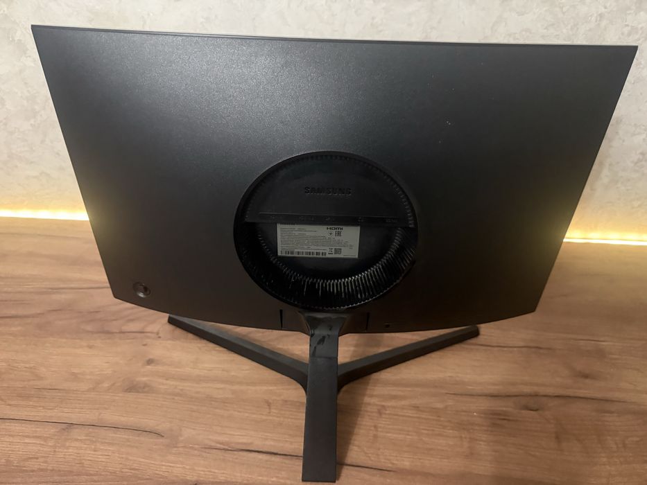 Продам Samsung C24RG50FZI 24” 144 Гц + OfficePro MA301 + KLC-H1