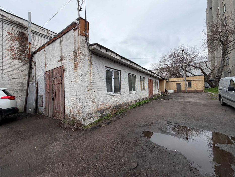 Приміщення під склад в центрі