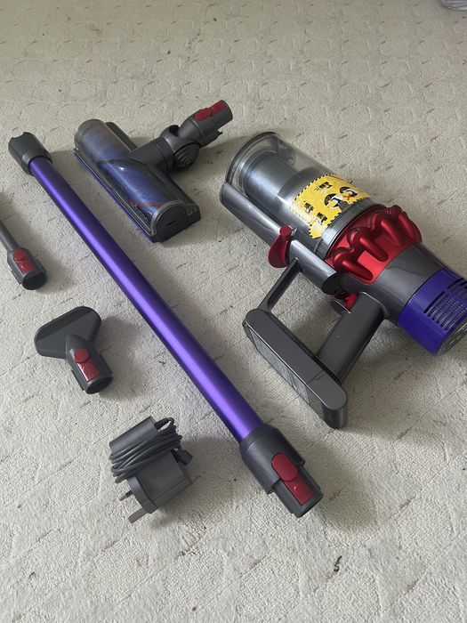Пилосос dyson v10