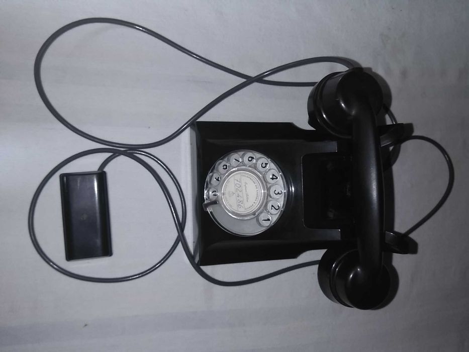 Telefone em baquelite dos anos 50