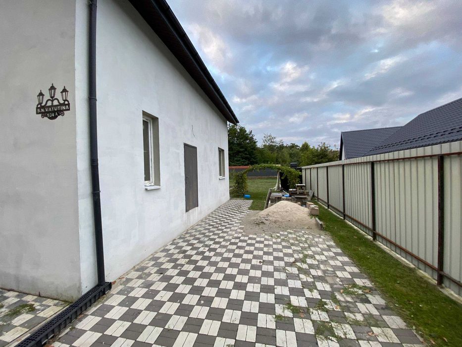 Будинок у Ворзелі 140 м², 8 соток, баня та укриття