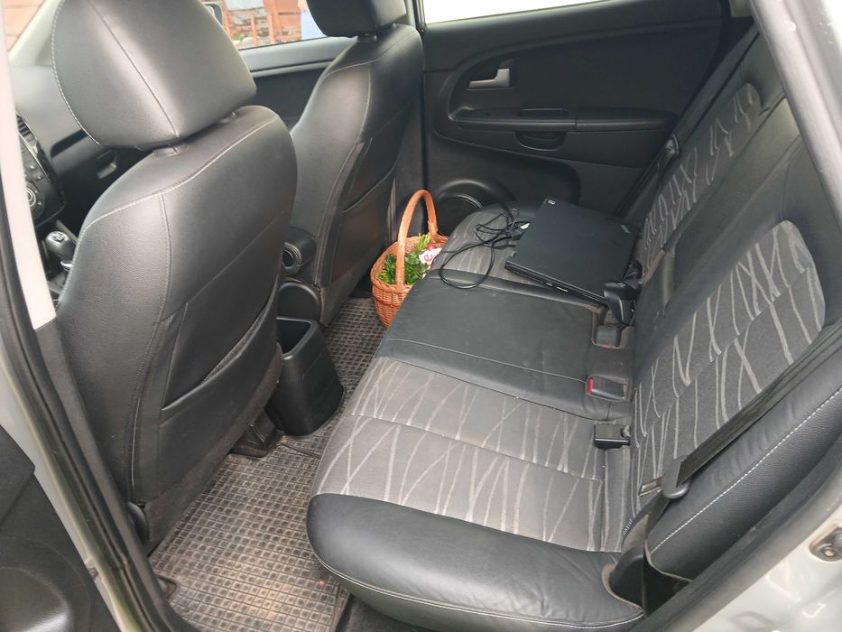 Kia Venga 1,6 z małym przebiegiem