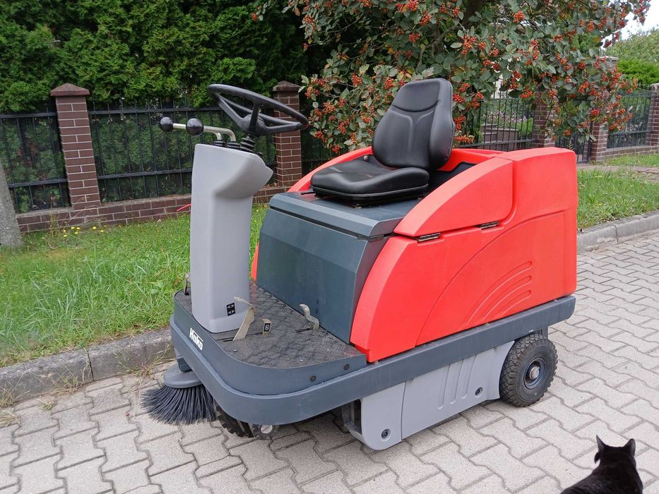 Zamiatarka Hako Jonas 980 V, benzynowa, 260 godzin