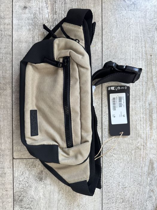 Сумка-бананка Oakley Transit Belt 2л pebble