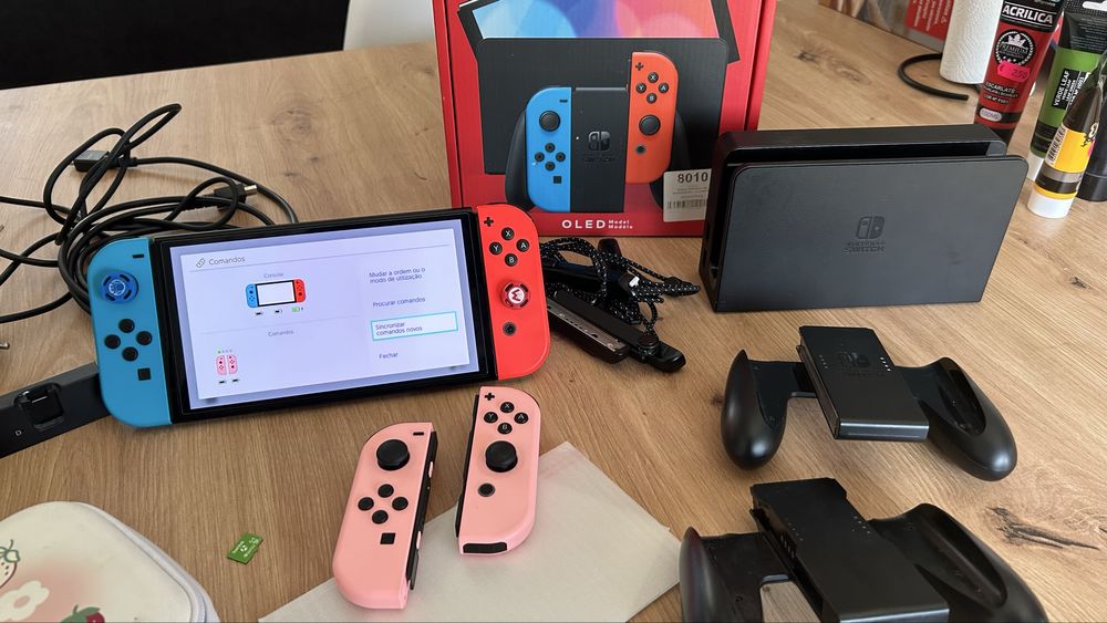 Nintendo Switch OLED (Como Nova) + 4 Joy-Cons + Acessórios + Caixa