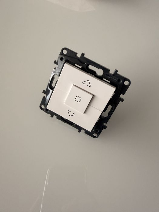 Interruptor de estores Legrand NILOÉ STEP branco