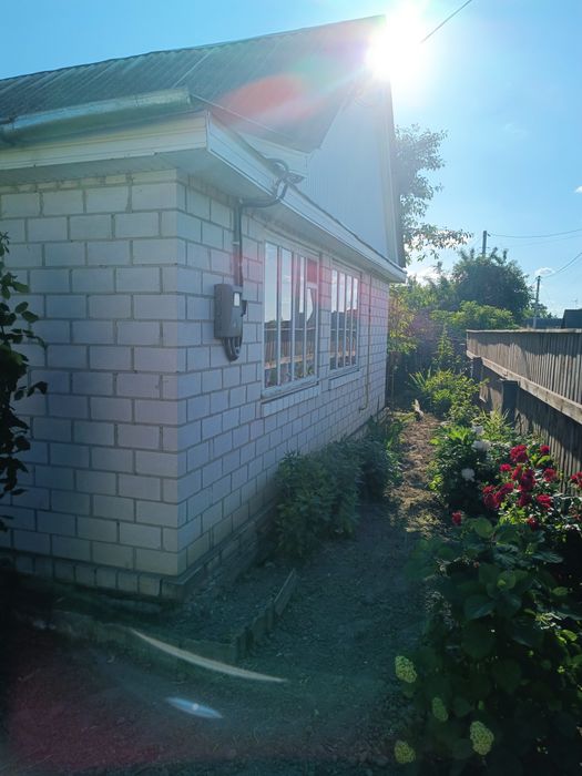Будинок в с.Городище /25 соток ,газ ,світло ,сади