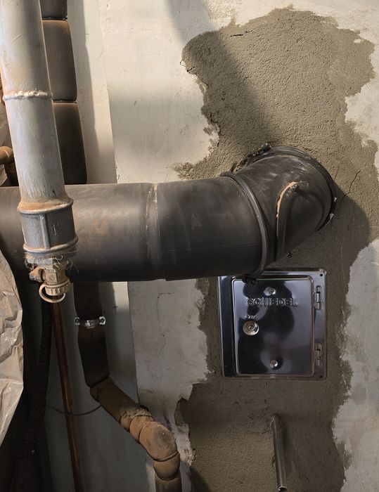 Rozwiercanie frezowanie kominów diamentowo-montaż wkładów kominowych.