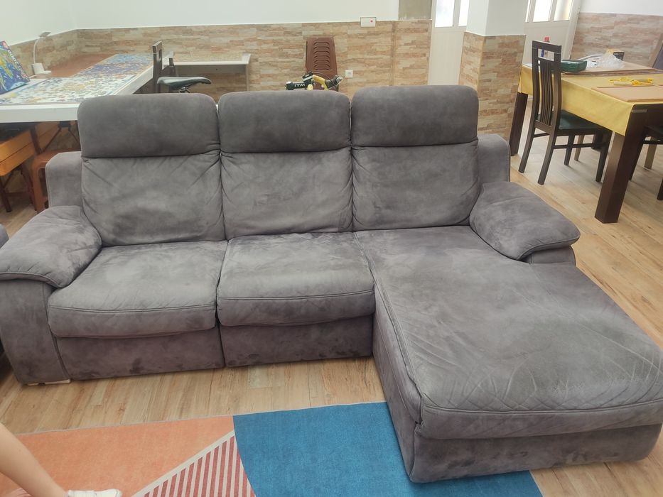 Sofá com chaise longue