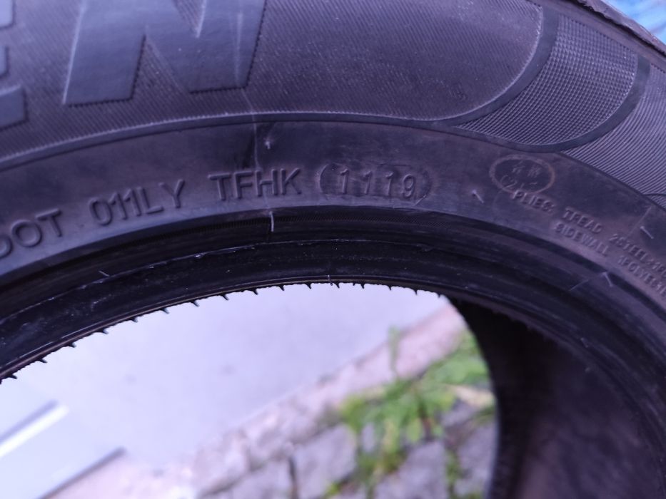 2 pneus 225/55/16 um com 600km e outro semi novo