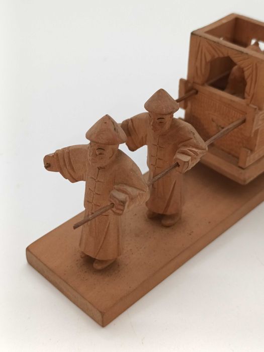 Estatueta em madeira T'ou-Sè-wè de figuras da vida popular chinesa