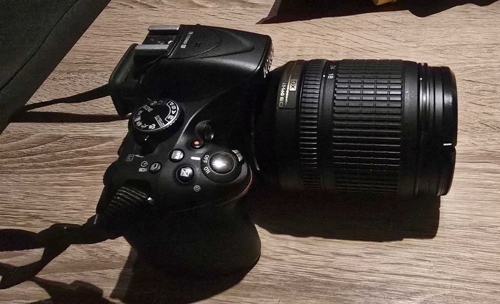Nikon d5200 + obiektyw 18-105mm + lampa czyli caly zestaw