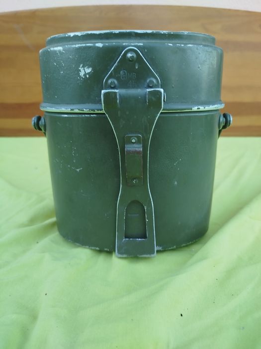 Marmita militar .