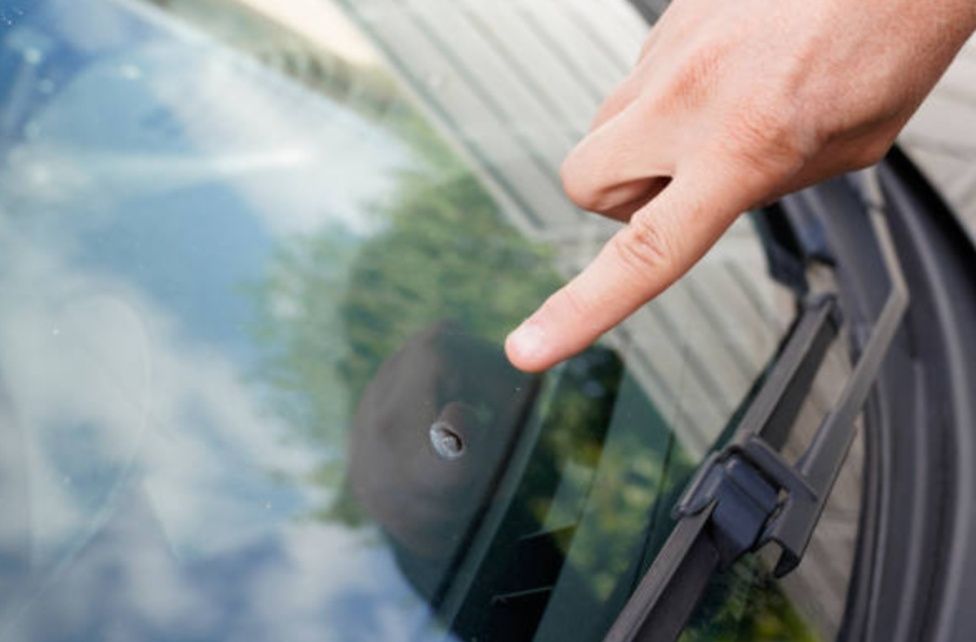 Ремонт автостекла  ремонт сколов и трещин  на лобовом стекле