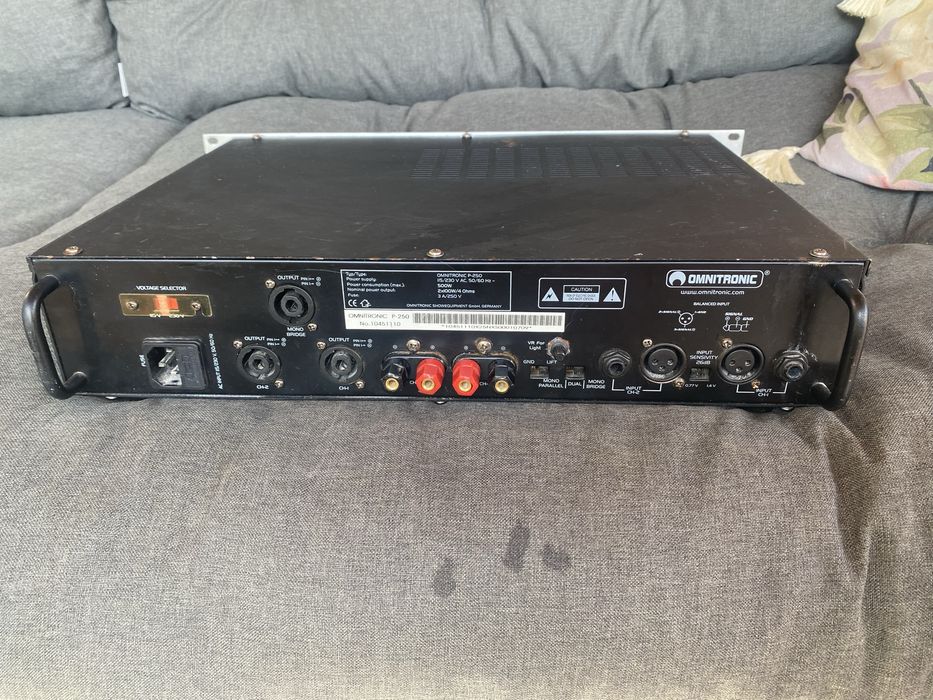 Końcowka mocy OMNITRONIC P-250