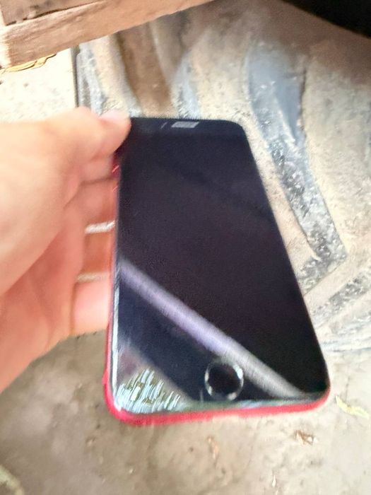 Iphone 8 Айфон 8 красный работает без нареканий