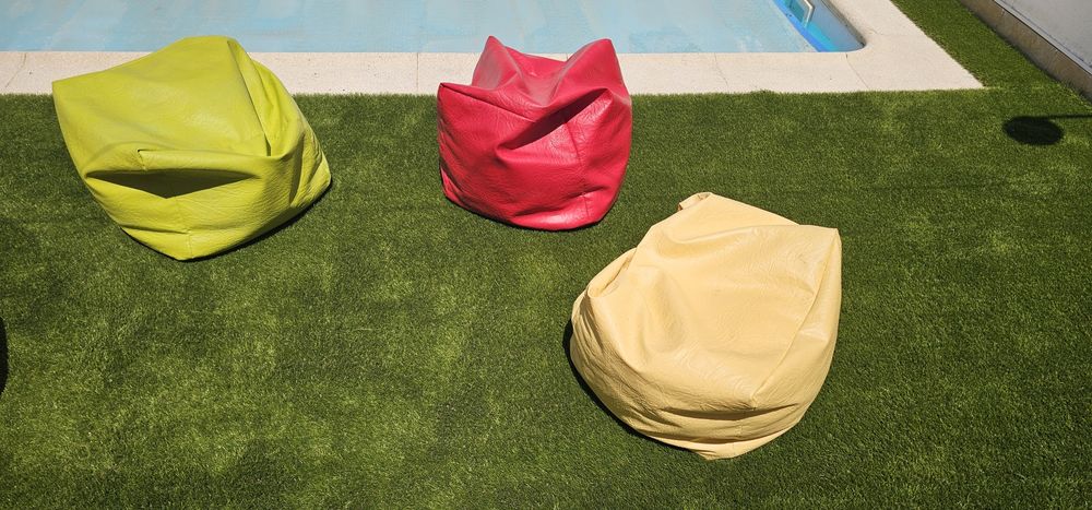 4 puffs em excelente estado. Só usado pontualmente