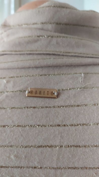 Bluzka z golfem beżowa Mohito