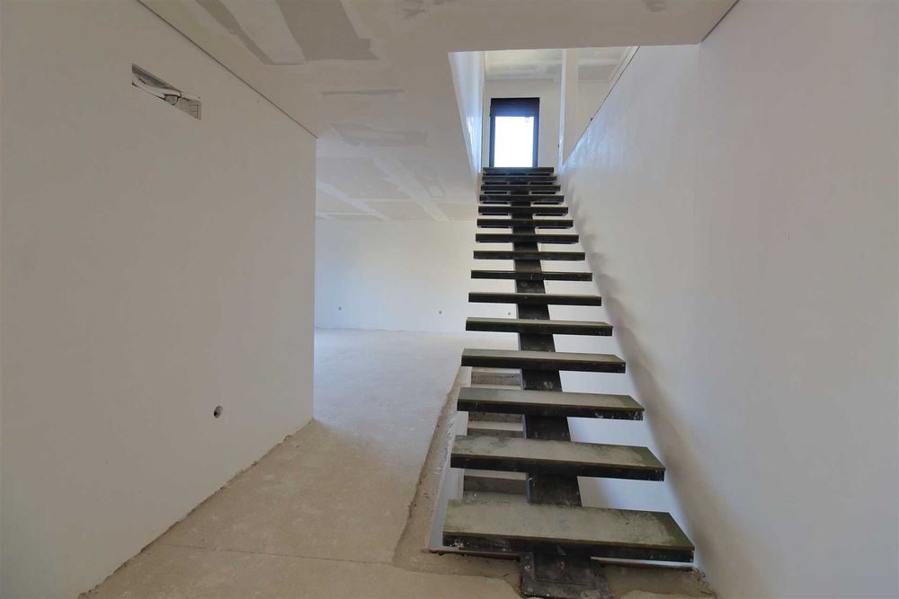 Moradia T4+1 - Santiago de Piães _ Cinfães