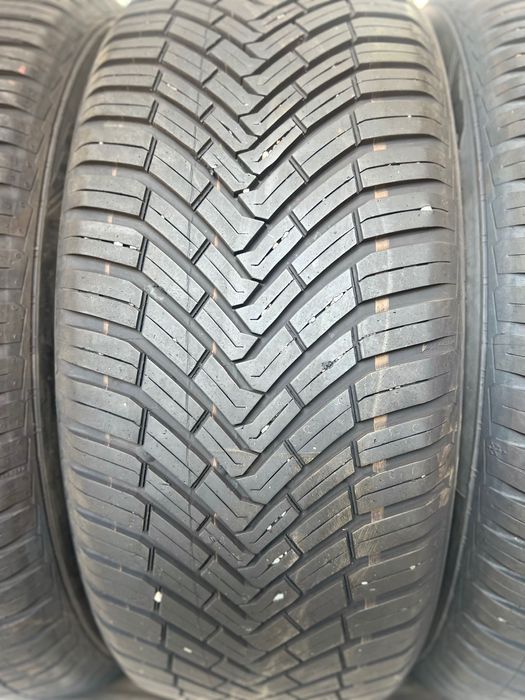 Скад шин б/в. 215/60 R17 Continental AllSeasonContact
