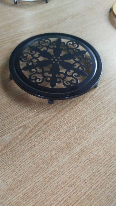 Металлическая подставка под горячее с 3D рисунком