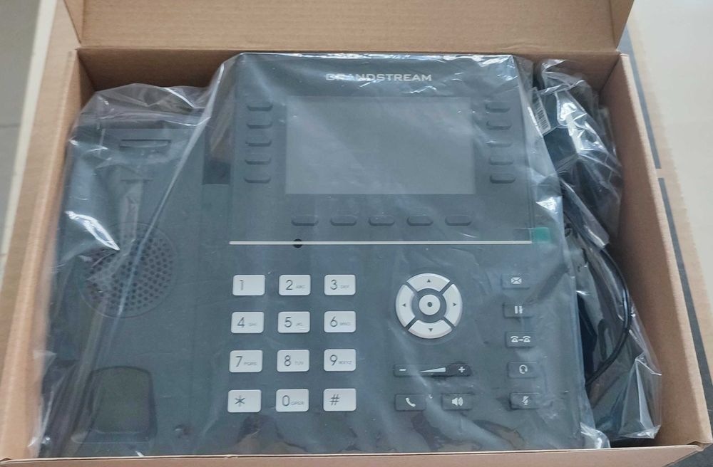 IP телефон Grandstream GRP2615 та GRP2612