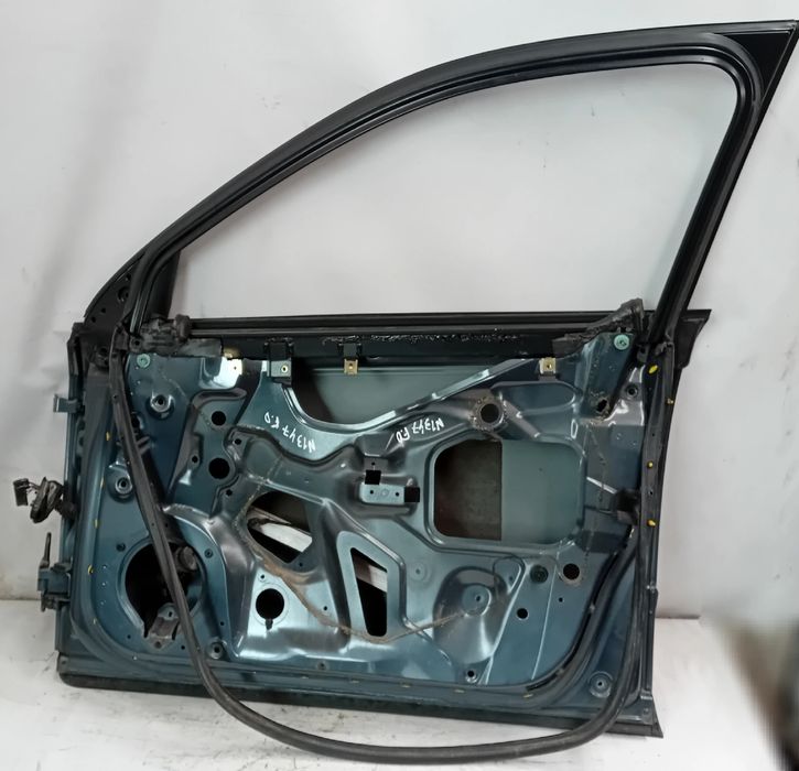 Porta frente direita AUDI A4 (8E2, B6)