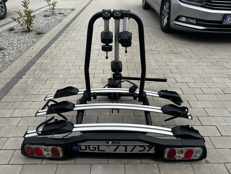 Bagaznik na hak firmy Taurus na 3 Rowey