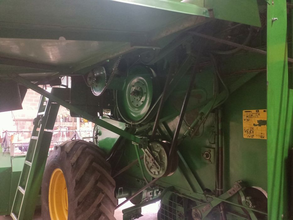 Продам комбайн John Deere 1052