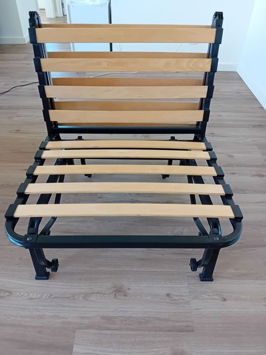 Estrado e colchão ikea