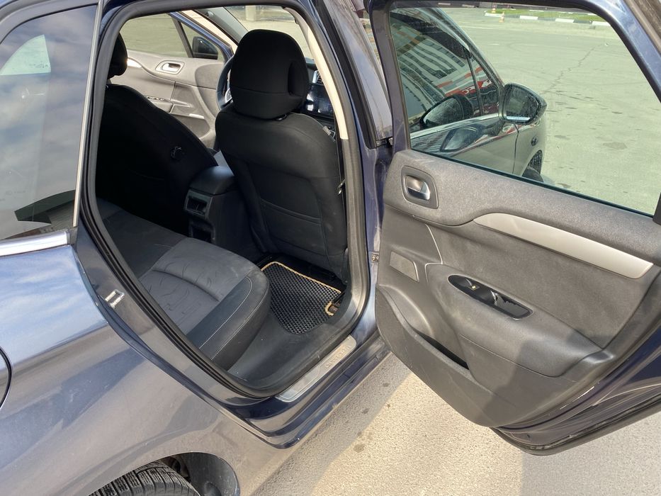 Citroen C4 2011 року