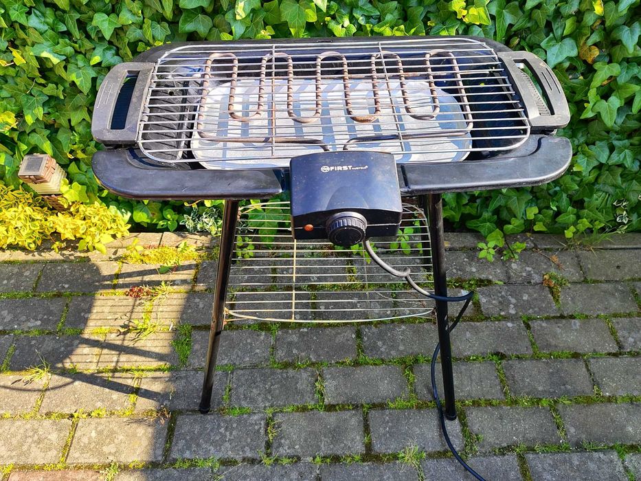 Grill elektryczny First