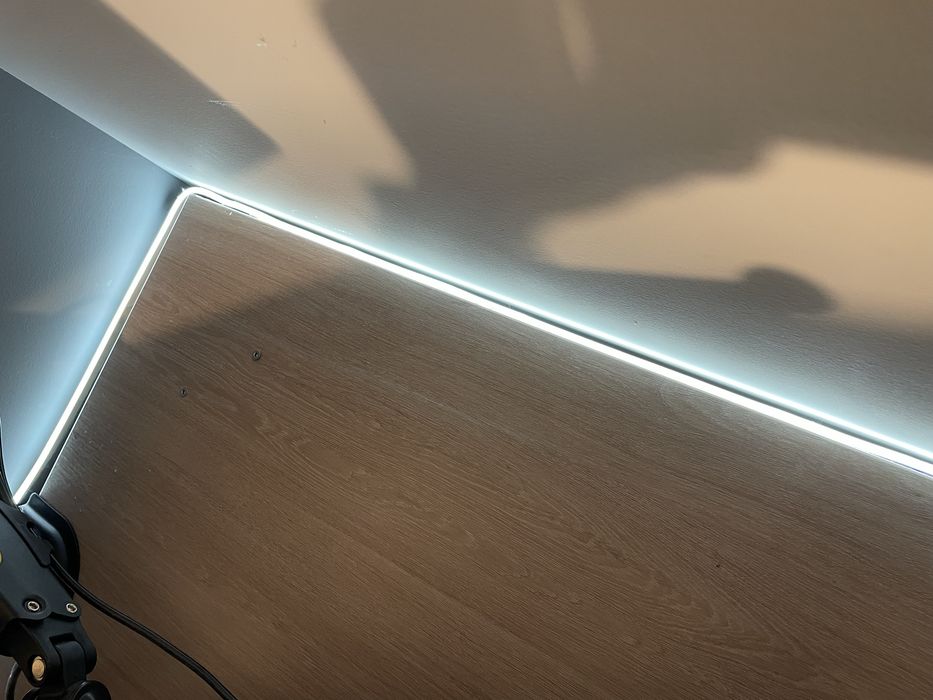 Компютерний стіл / письмовий стіл