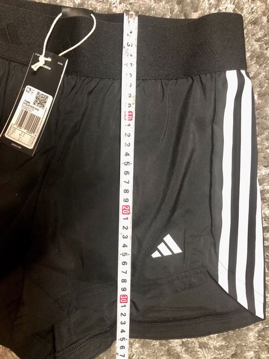 Жіночі шорти від adidas