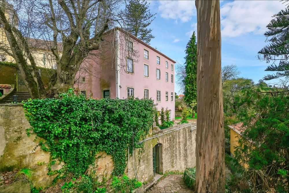 Arrendamento residencial de moradia independente no centro de Sintra