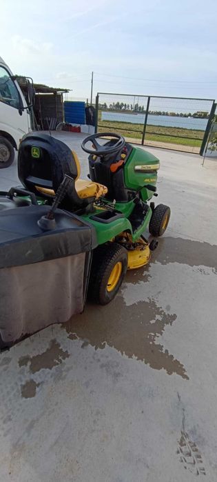 Trator corta relva john deere profissional