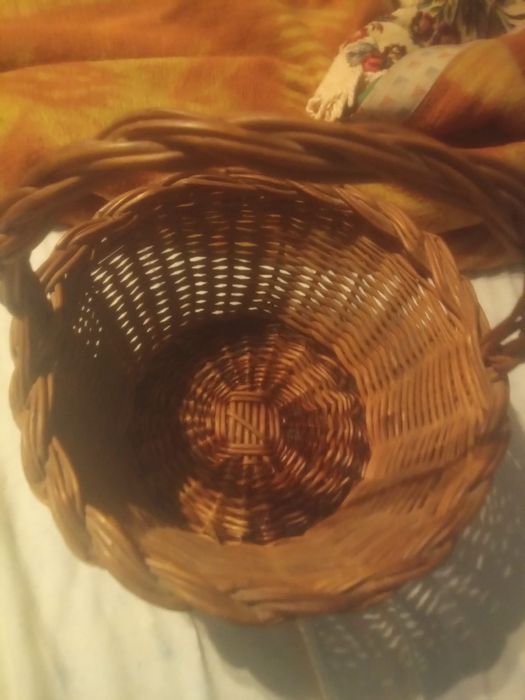 Straw baskets in good condition64741016945153123