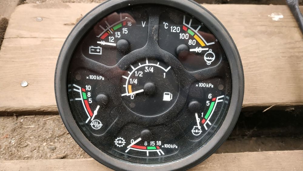 Комбинация приборов АР-70, АР-71