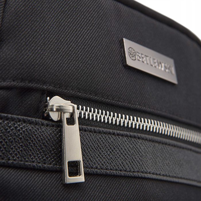 Torba listonoszka męska saszetka czarna materiałowa na pasku logo