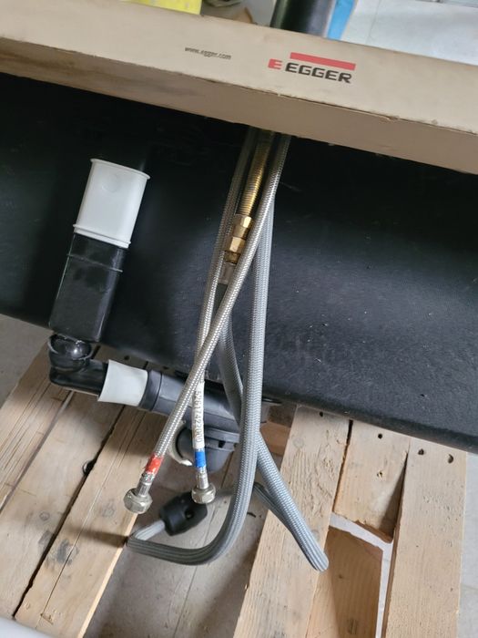 Źlewozmywak  duży z baterią i odpływem
