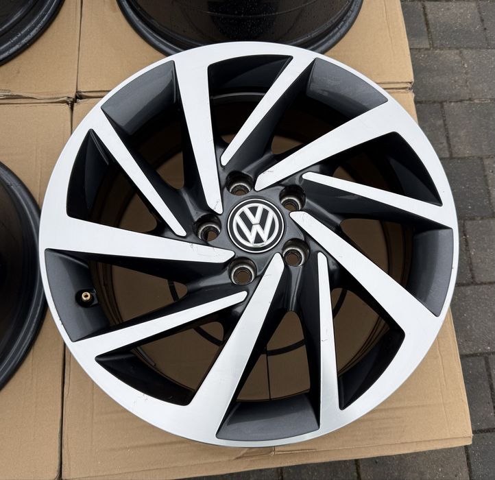 Felgi Volkswagen 17" 5x112 Tiguan Sharan Passat Golf T-Roc et40 7J
