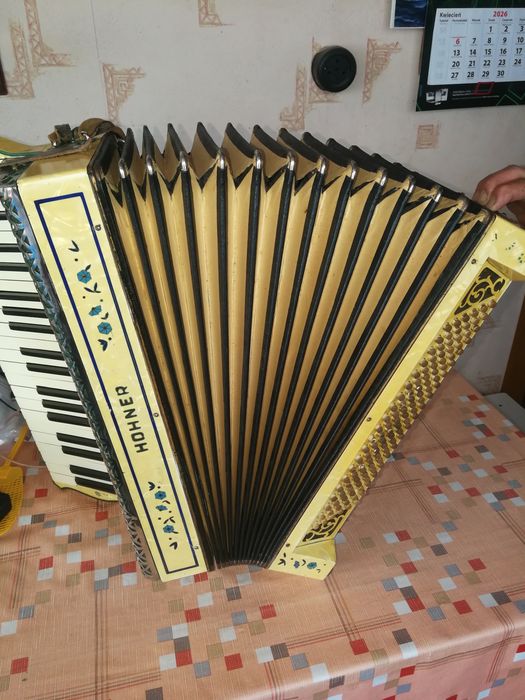Akordeon Hohner tango IV, 120 basów 4 chóry