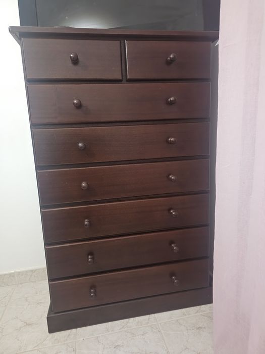 Vendo mobília de quarto com Duas camas.